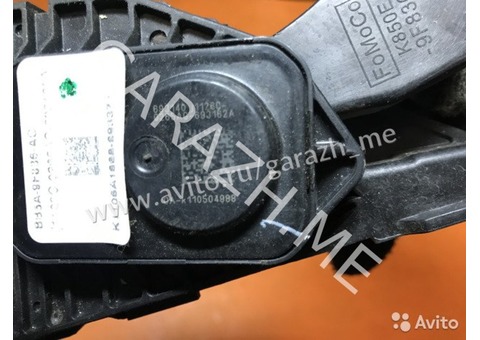Педаль газа Ford Explorer 5 3.5 L 11-15 гг