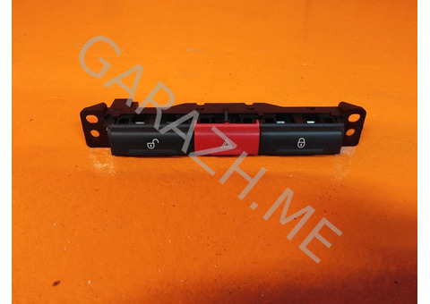 Кнопка аварийной сигнализации Land Rover Freelander 2 (06-10 гг)