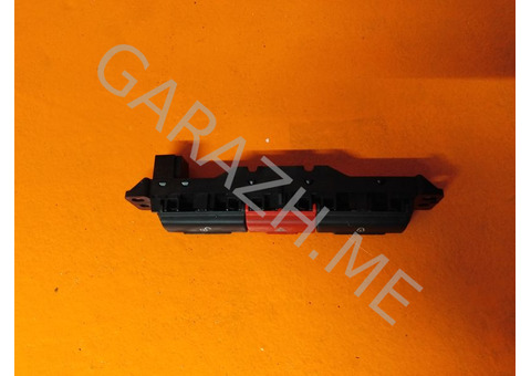 Кнопка аварийной сигнализации Land Rover Freelander 2 (06-10 гг)