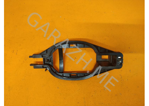 Кронштейн ручки передней левой двери Land Rover Range Rover 3 (02-09 гг)