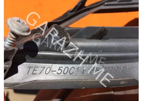Окантовка противотуманной фары правая Mazda CX-9 (06-12 гг)