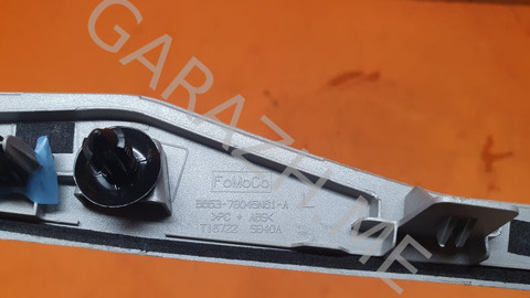 Накладка центральной консоли Ford Explorer 2011 BB5378045N61A U502 3.5, левая