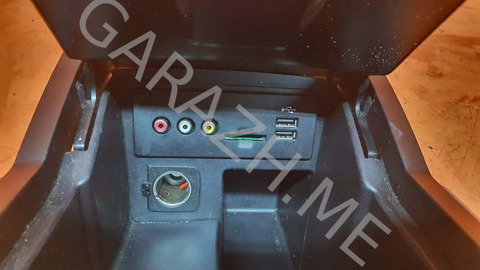 Накладка центральной консоли Ford Explorer 2011 U502 3.5