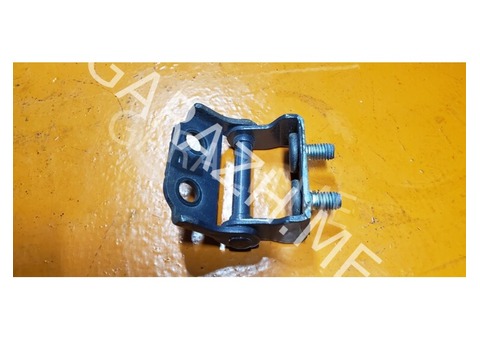 Петля крышки багажника правая Mazda CX-9 (06-12 гг)