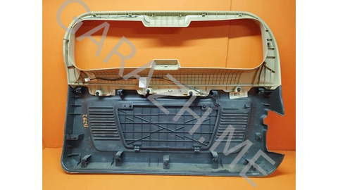 Обшивка двери багажника Hummer H3 2006 15802901 3.5