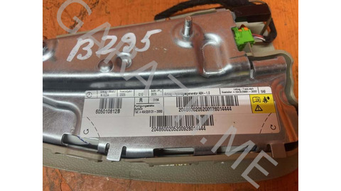 Подушка безопасности боковая Mercedes-Benz Glk 2010 605010812B X204, правая