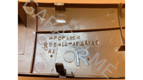 Накладка торпедо Toyota Sienna 2008 55413AE011 2 3.5, правая