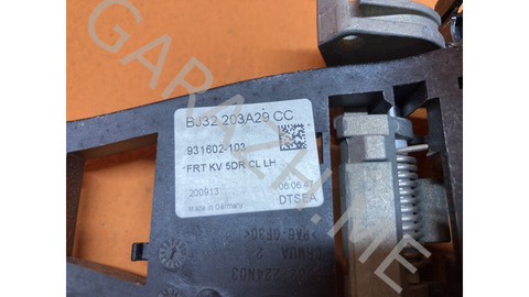 Кронштейн ручки двери Land Rover Evoque 2013 BJ32203A29CC L538 2.0 БЕНЗ, передний левый