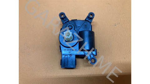 Моторчик заслонки отопителя Ford Explorer 2020 L1MH19E616CC U625 2.3