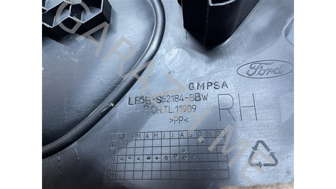 Накладка сиденья Ford Explorer 2020 LB5BS62184BBW U625 2.3, передняя правая