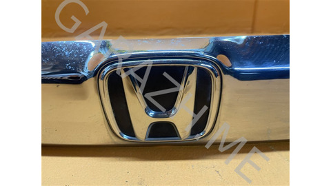 Накладка крышки багажника Honda Pilot 2013 74890SZAAA110 2 J35Z4
