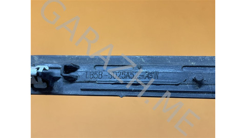 Молдинг лобового стекла Ford Explorer 2020 LB5BS025A52AGW U625 2.3, правый