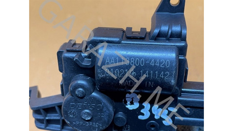 Моторчик заслонки отопителя Ford Explorer 2020 AA1138004420 U625 2.3